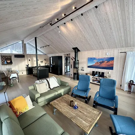 Exclusive With Stunning Views In
